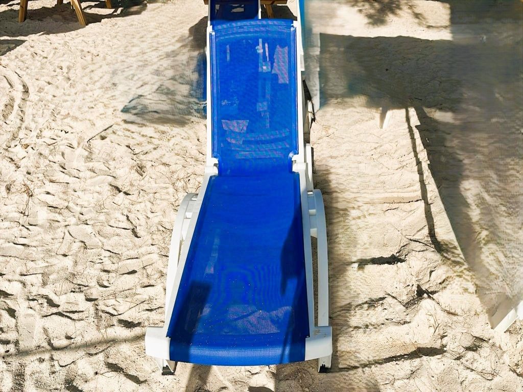 Coral Beach - Beach Lounge Chair rentals