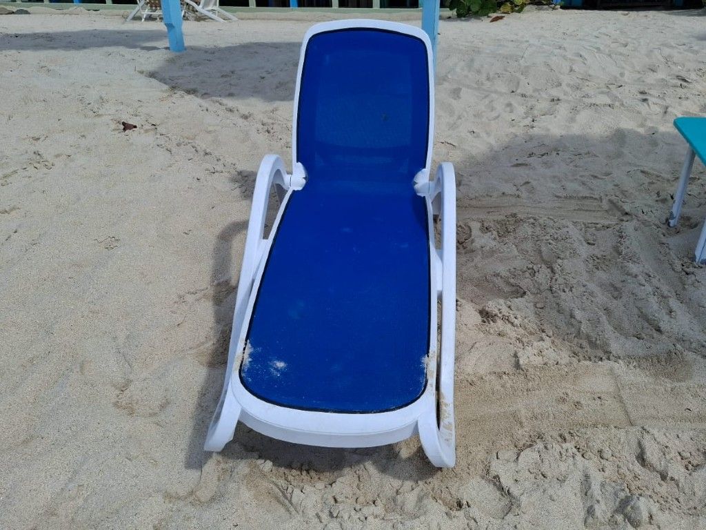 Darkwood Beach - Beach Chair  rentals
