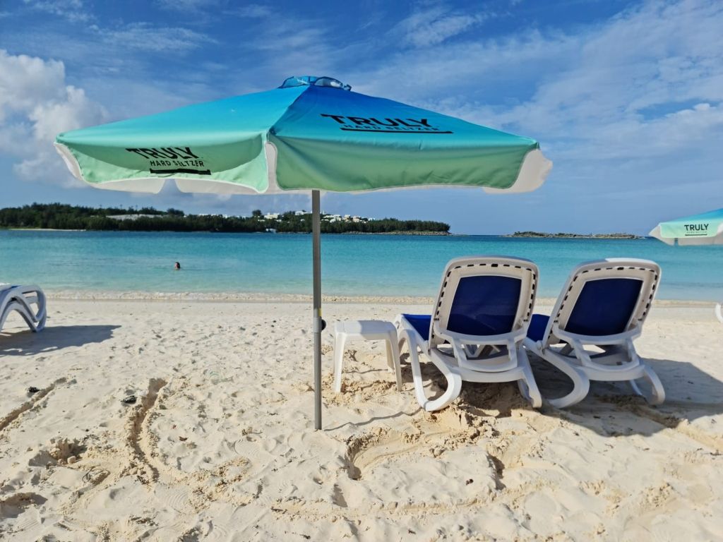 Clearwater Beach - 2 Beach Lounge Chair and an umbrella rentals
