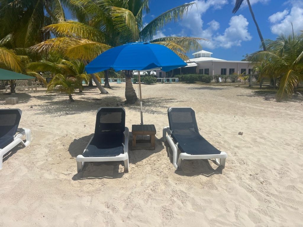 Rendevouz Beach - 2 Beach Chairs & 1 Umbrella Combo rentals