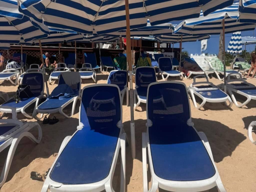 Tobacco Bay Beach - 2 Beach Chairs 1 Umbrella rentals
