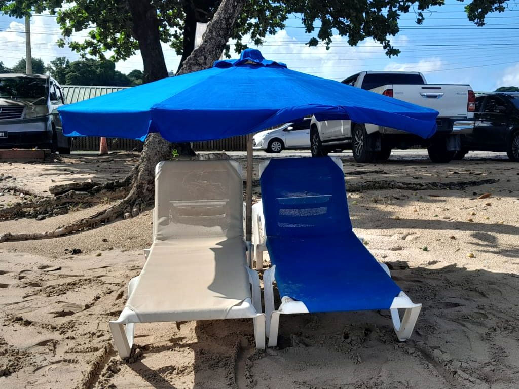 Vigie Beach - Beach Chair (2) and Umbrella rentals