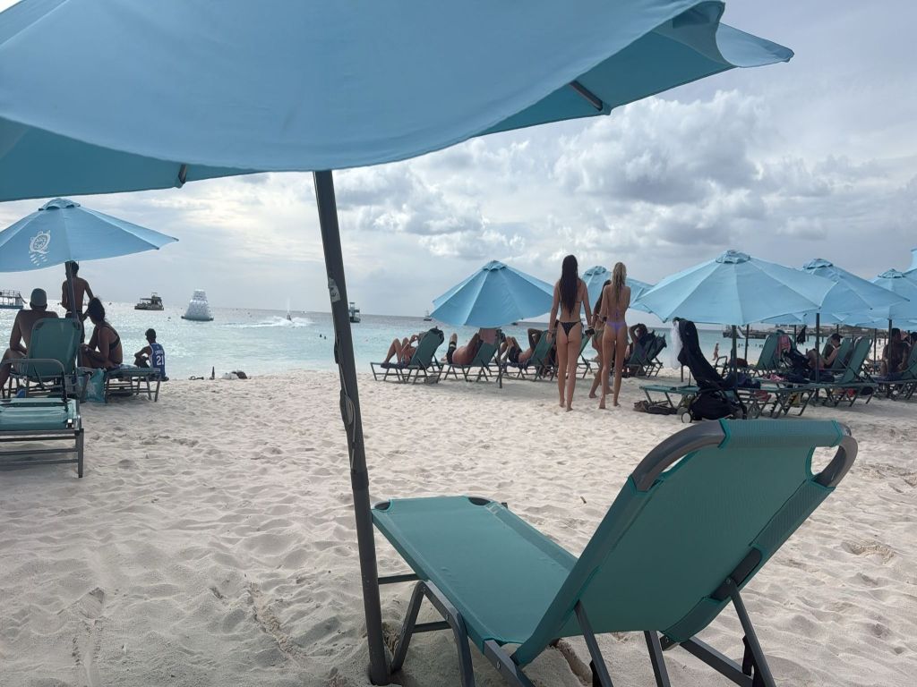 Carlisle Bay Beach - 1 Umbrella 1 Beach Chair rentals