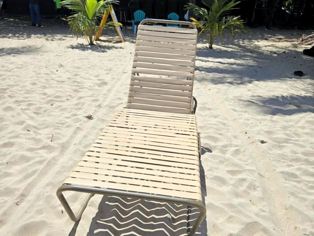Isla Verde - 1 Beach Lounge Chair rentals