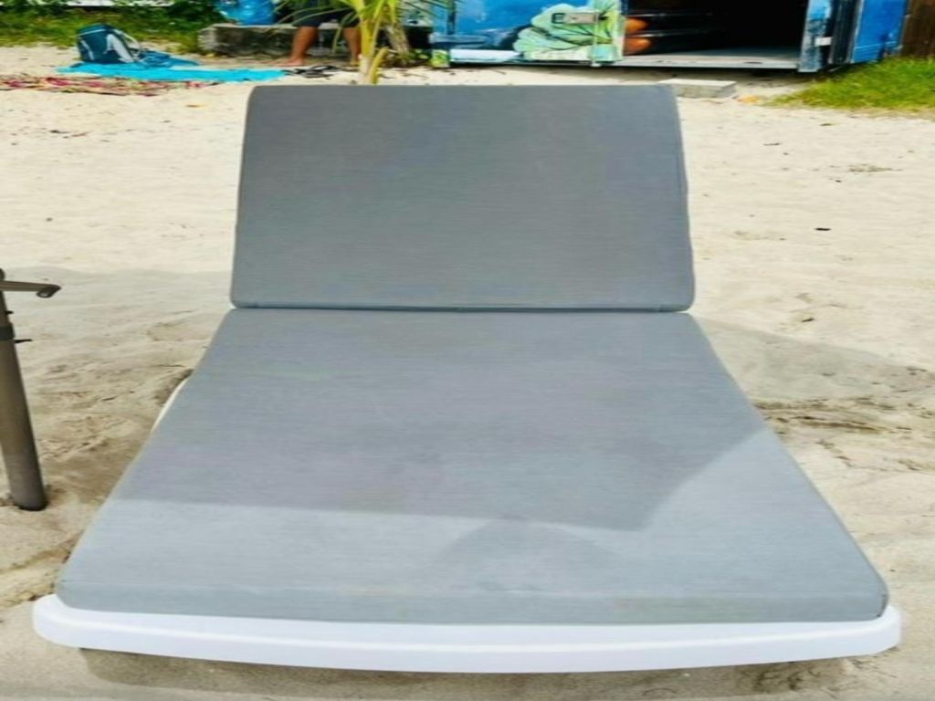 Plage de la Datcha, Le Goiser - 1 Beach Lounge Chair, 1 Mattress  combo rentals