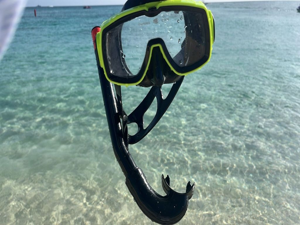 Public Beach - Mask and Snorkel rentals