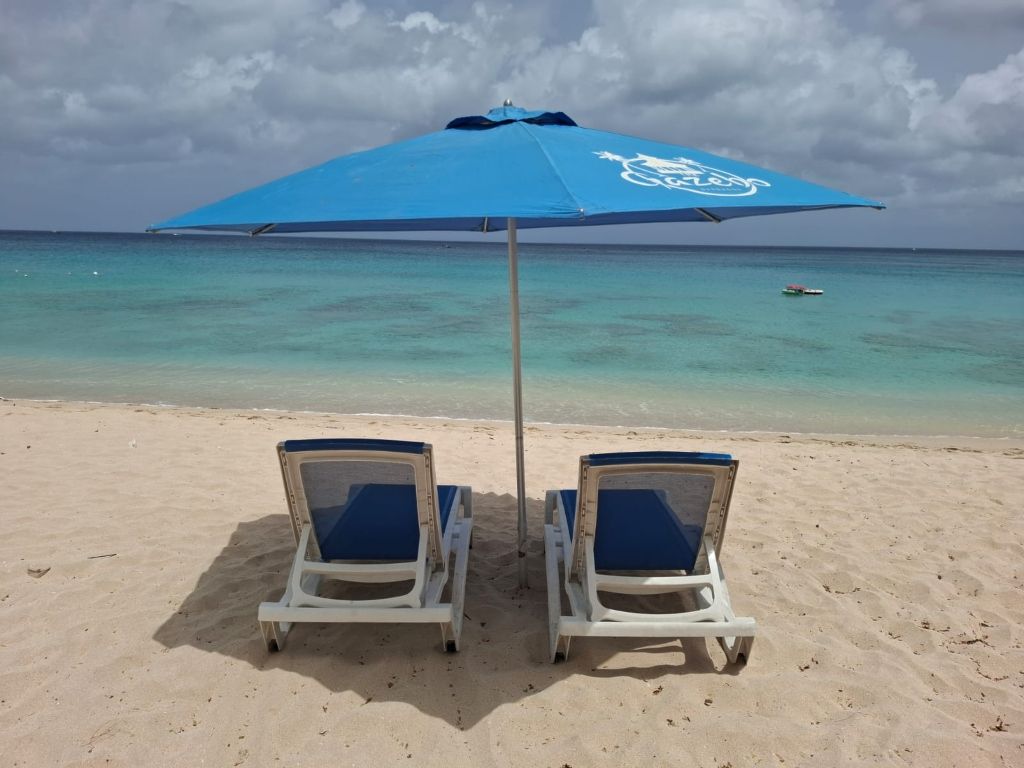 Paynes Bay Beach - Beach Chair (2) and Umbrella rentals