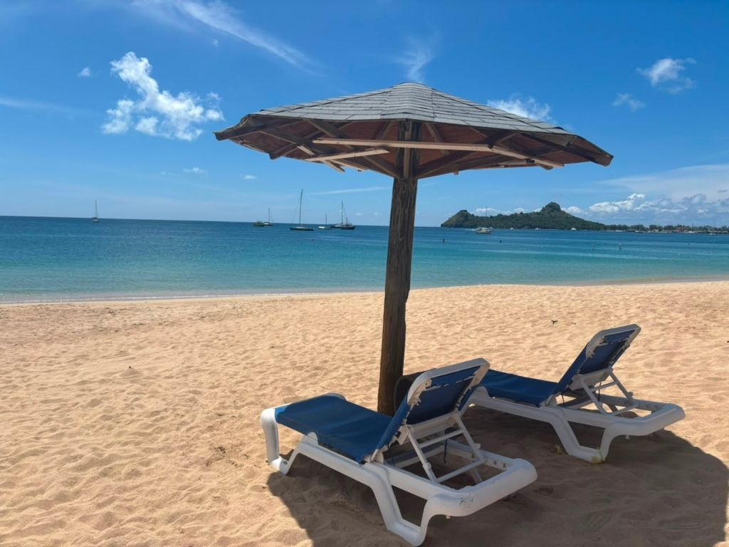 Reduit beach - Beach Chair (2) and Umbrella rentals