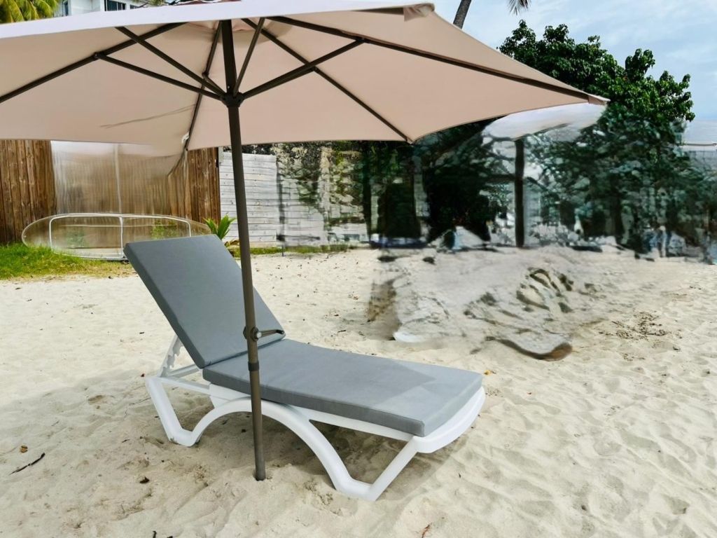 Plage de la Datcha, Le Goiser - 1 Beach Lounge Chair, Mattress Umbrella combo rentals