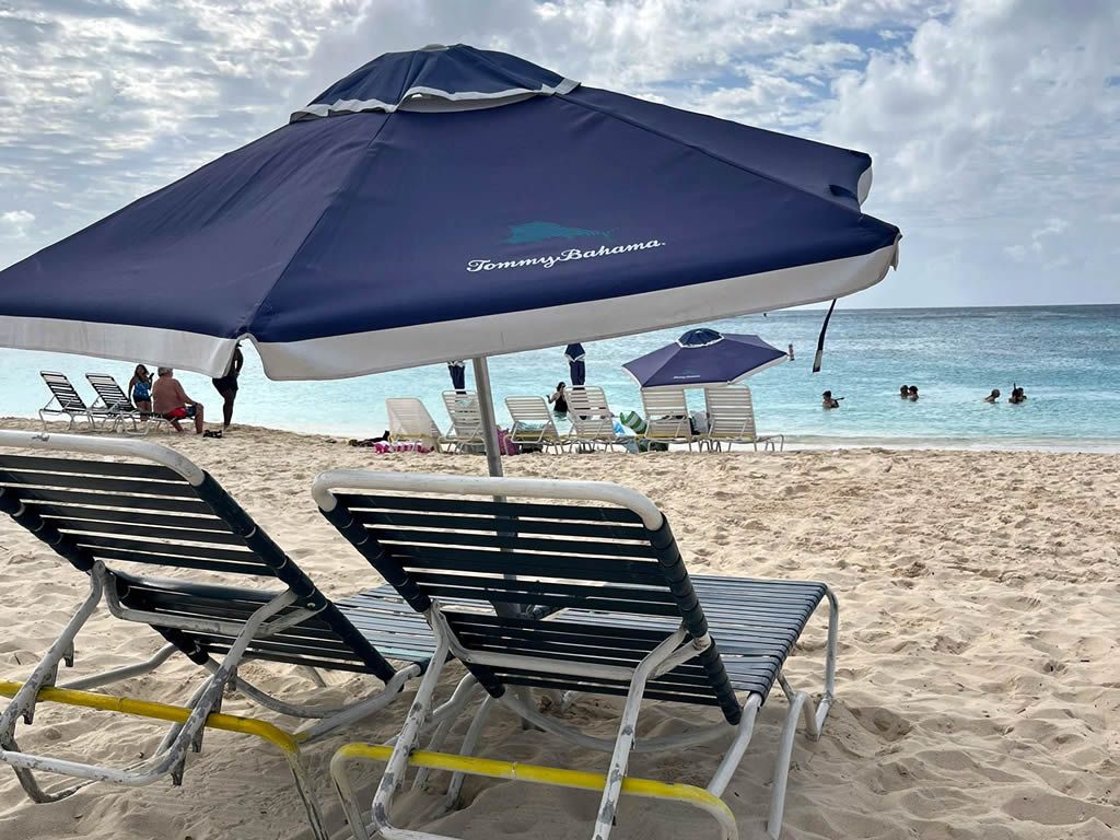 Plage Anse à l'Ane - 1 Umbrella 2 Beach Chair rentals
