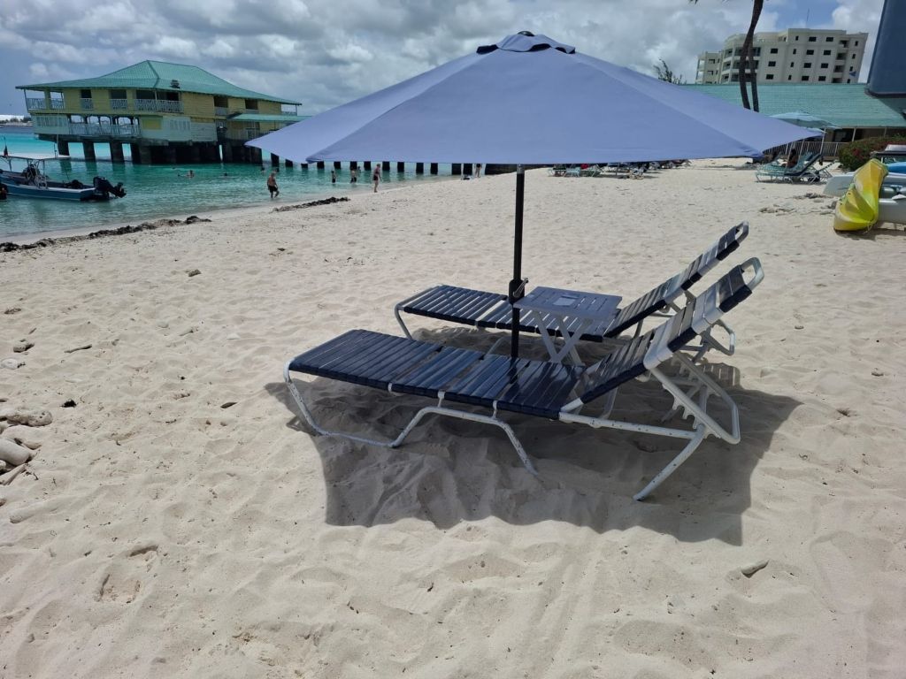 Pebbles Beach - Beach Chair (2) and Umbrella rentals