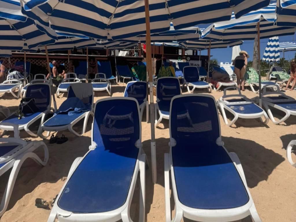 Tobacco Bay Beach - 2 Beach Chairs 1 Umbrella rentals