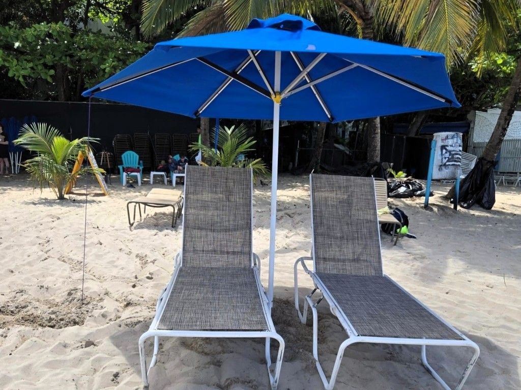 Isla Verde - 2 Beach Lounge Chair and an umbrella rentals