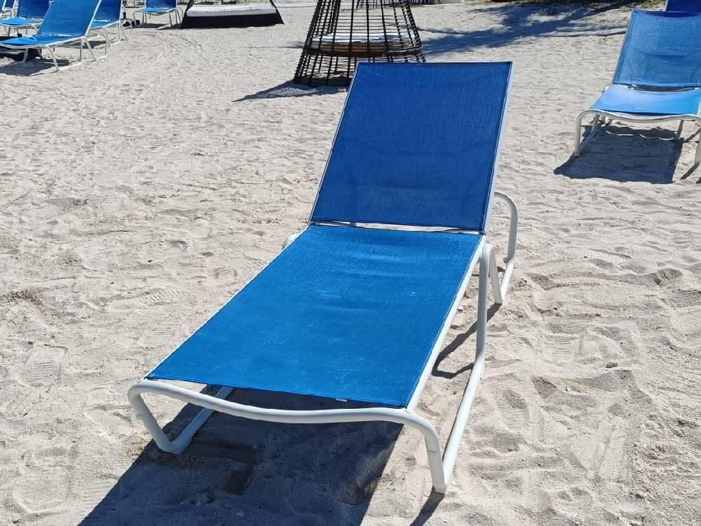 Snorkel Park Beach - 1 Beach Lounge Chair rentals