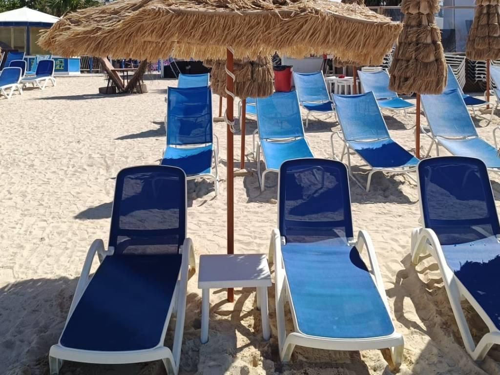 Snorkel Park Beach - 2 Beach Chairs & 1 Umbrella Combo rentals